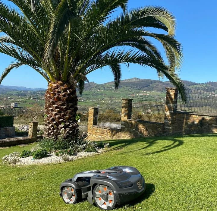 Solicita la prueba del robot Cortacesped Automower de Husqvarna Enlago
