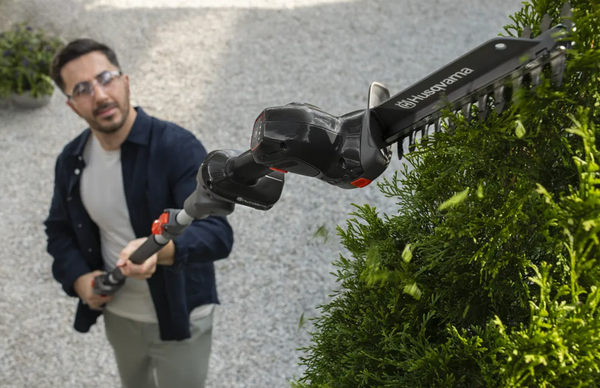 Kit Cortasetos Husqvarna Aspire SE20-P4A + Bater�a 2 Ah y Cargador 18V